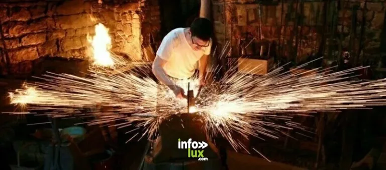 Klingenthal > Patrimoine > Démonstration de forgeage de lames et garnitures de fourreaux