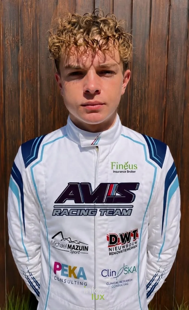 Ethan Koch, leader de la catégorie 65 kg du NGKC 2026, en combinaison AMS Racing Team avec ses sponsors