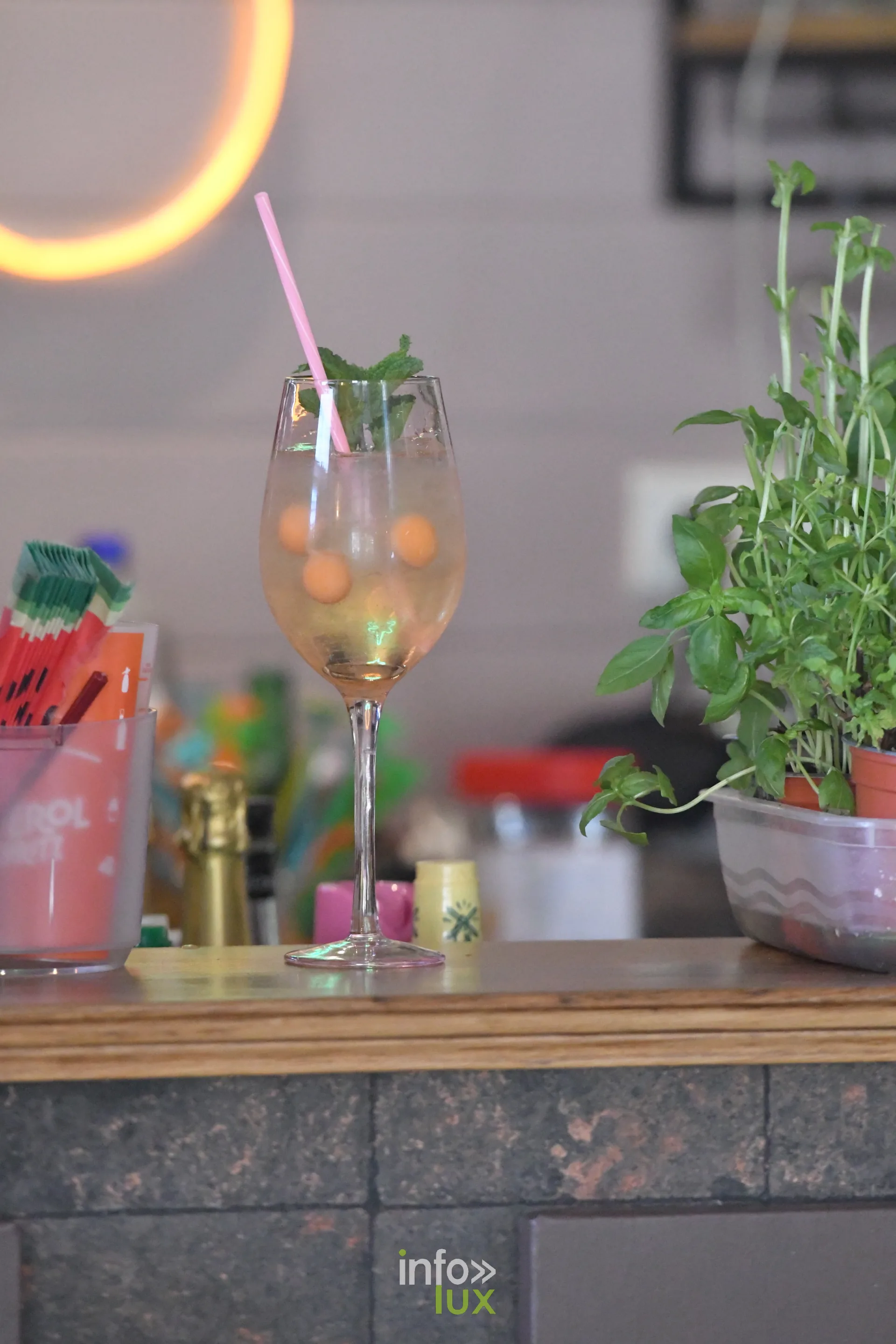 Gros plan sur le mocktail au melon de Frank Burgers à Sainte-Marie-sur-Semois (Étalle)