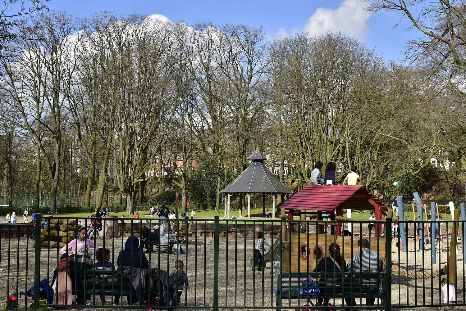 Houtopia à Houffalize Sortie famille en plaine de jeux (illustration)