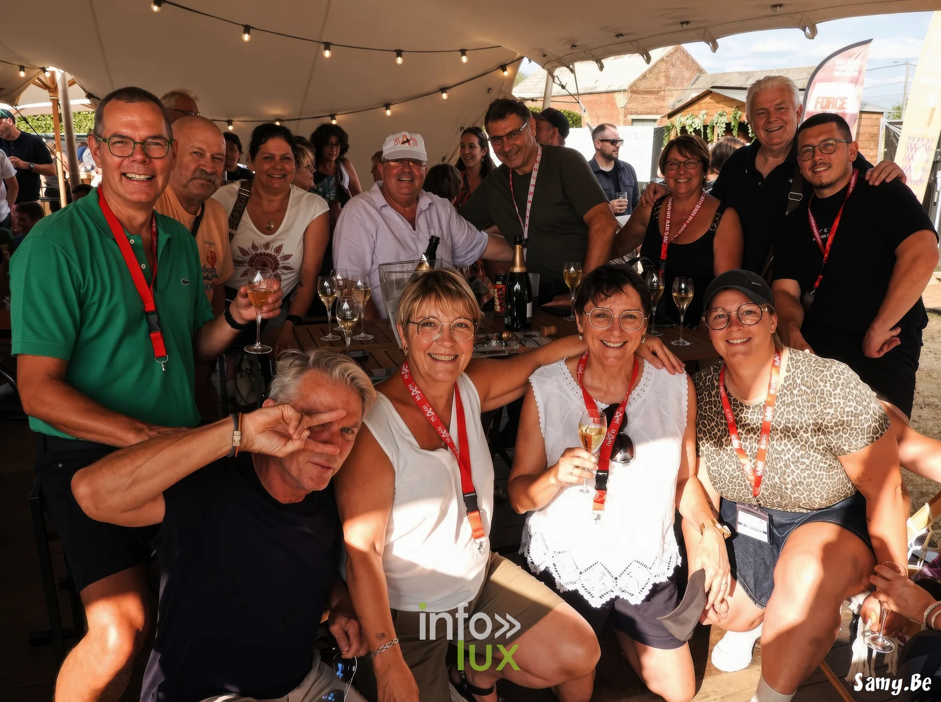 Le Pré Verre Festival 2026 à Quévy-le-Grand — l’après-midi du dimanche au pré verre : bar, food trucks et retour des marcheurs