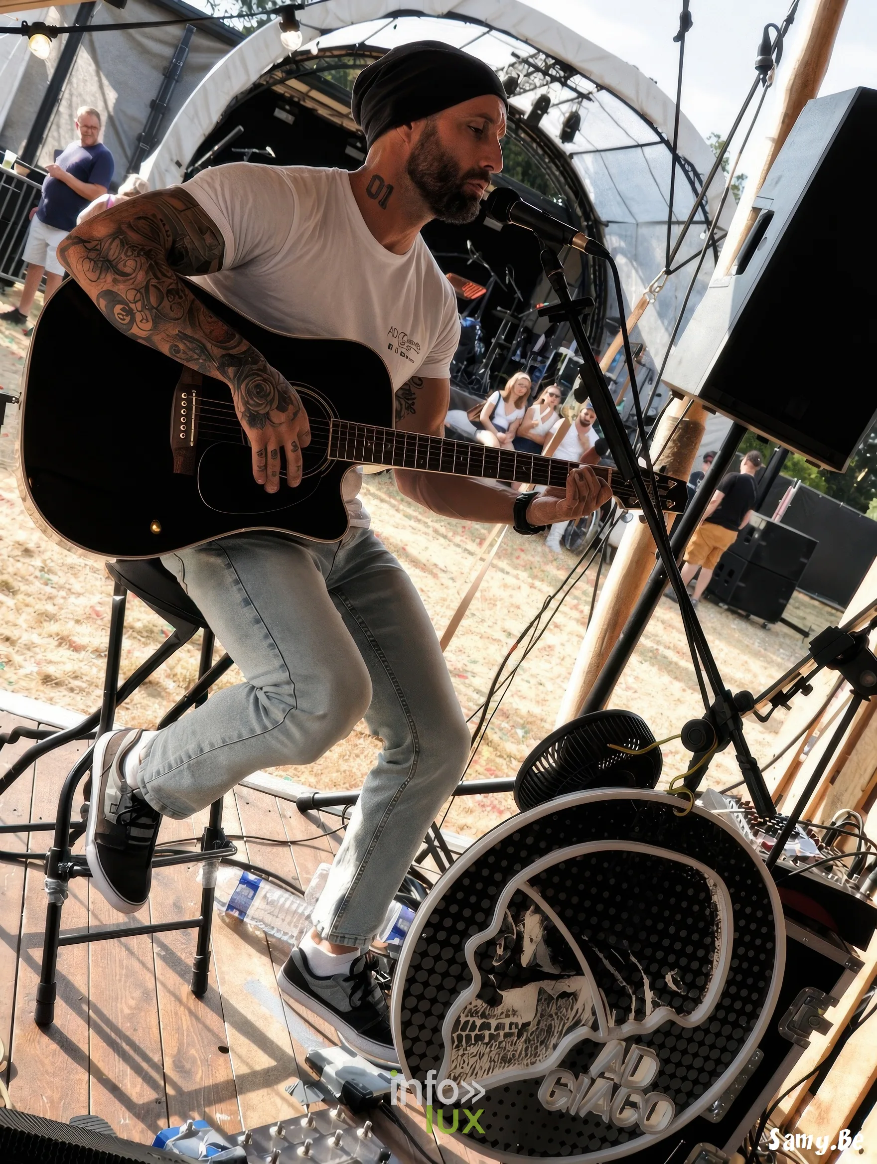 Le Pré Verre Festival 2026 à Quévy-le-Grand — l’après-midi du dimanche au pré verre : bar, food trucks et retour des marcheurs