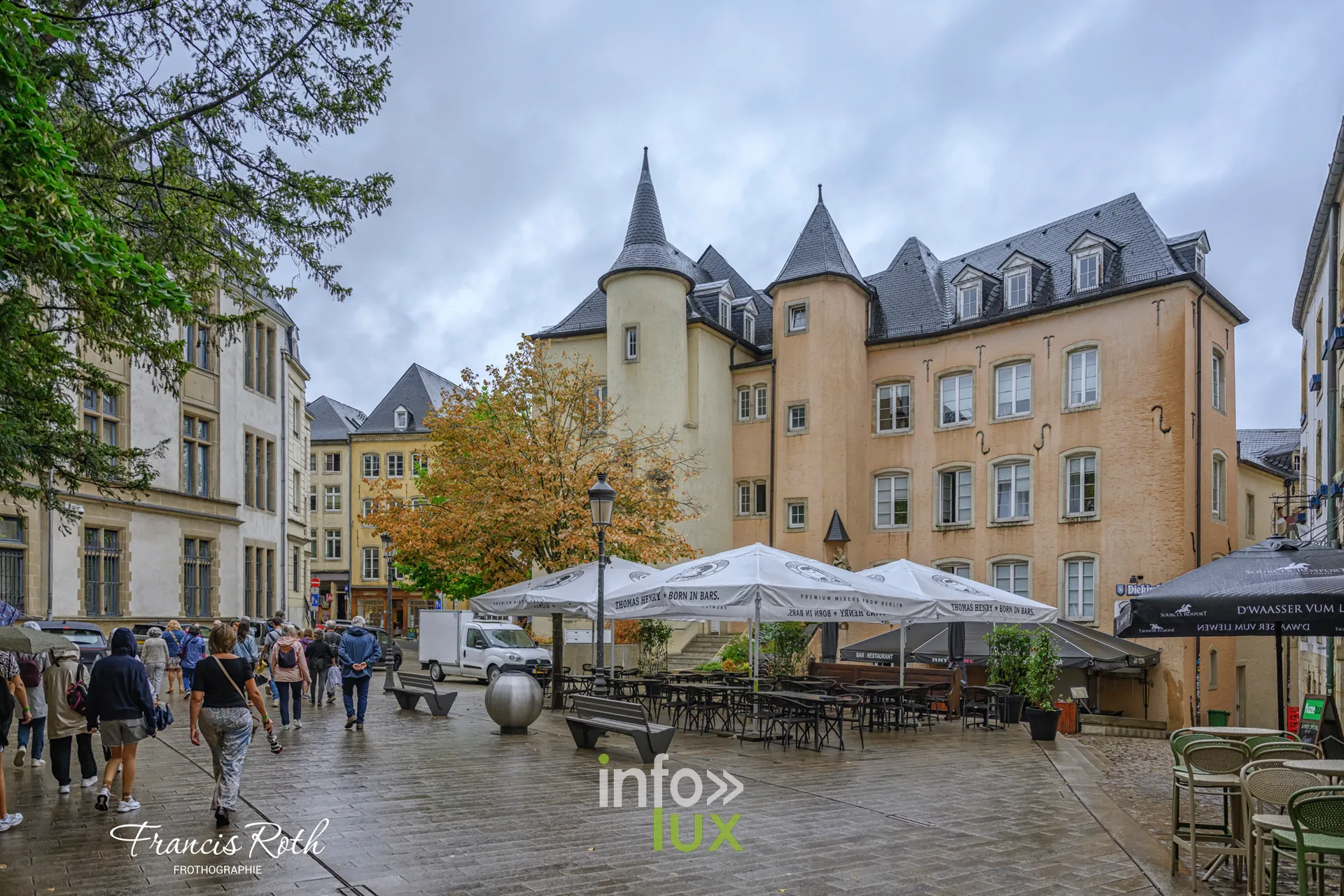 Luxembourg-Ville — Le Palais grand-ducal, rue du Marché-aux-Herbes.
