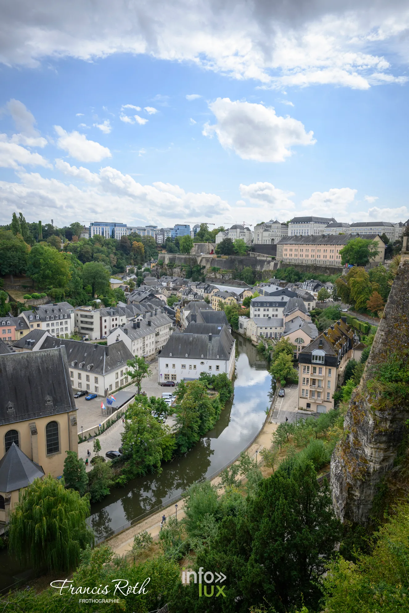 Luxembourg-Ville — Depuis le Chemin de la Corniche : la vallée de l’Alzette et le Grund.