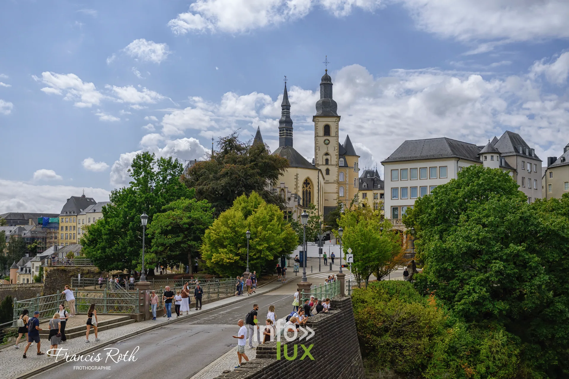 Luxembourg-Ville — Le viaduc et la ville haute, depuis les hauteurs.