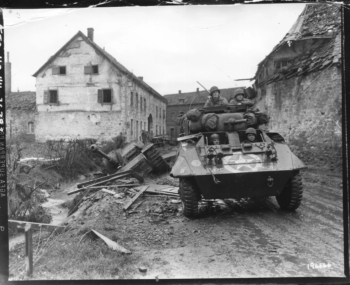 Automitrailleuse de reconnaissance M8 Greyhound de l'US Army en 1944