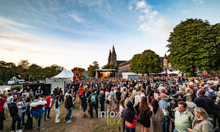 Maredsous Sound Festival : Padre Guilherme et Loutch font danser l’abbaye pour la première fois (photos)