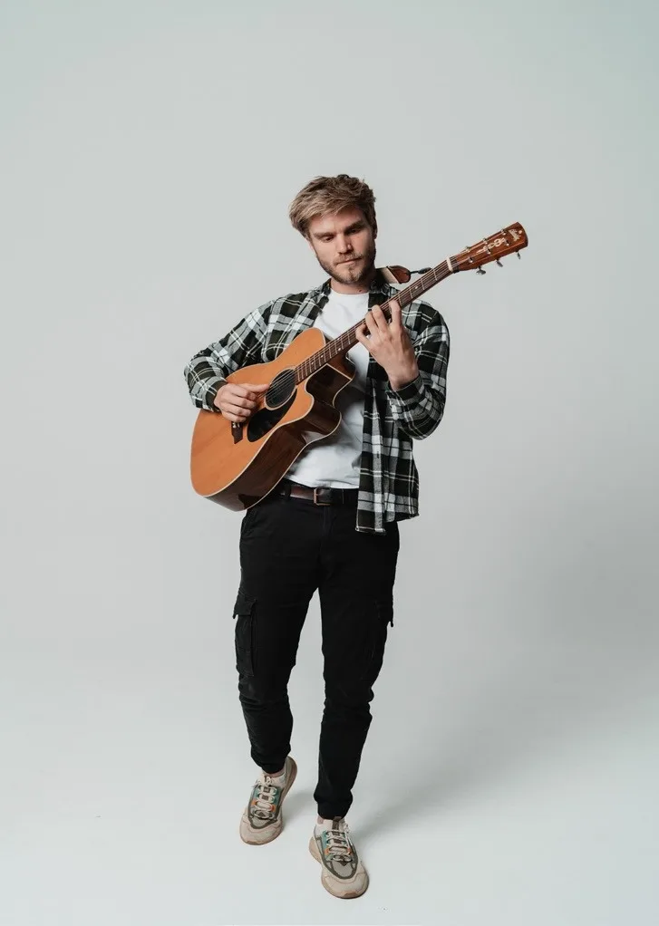 Julien Michel, finaliste de The Voice Belgique, en concert à Marvie le 28 août 2026