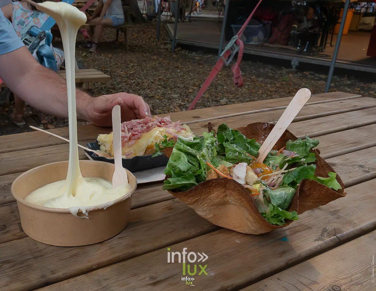 Metz, 15 août 2026 — L’aligot filé sous les yeux du public : l’un des rendez-vous gourmands de la journée.