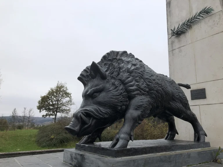 Monument aux Chasseurs Ardennais a Martelange