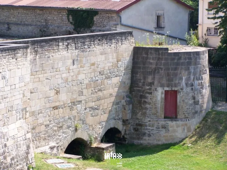 Parc du Chateau et Ses Remparts à Saint-Dizier