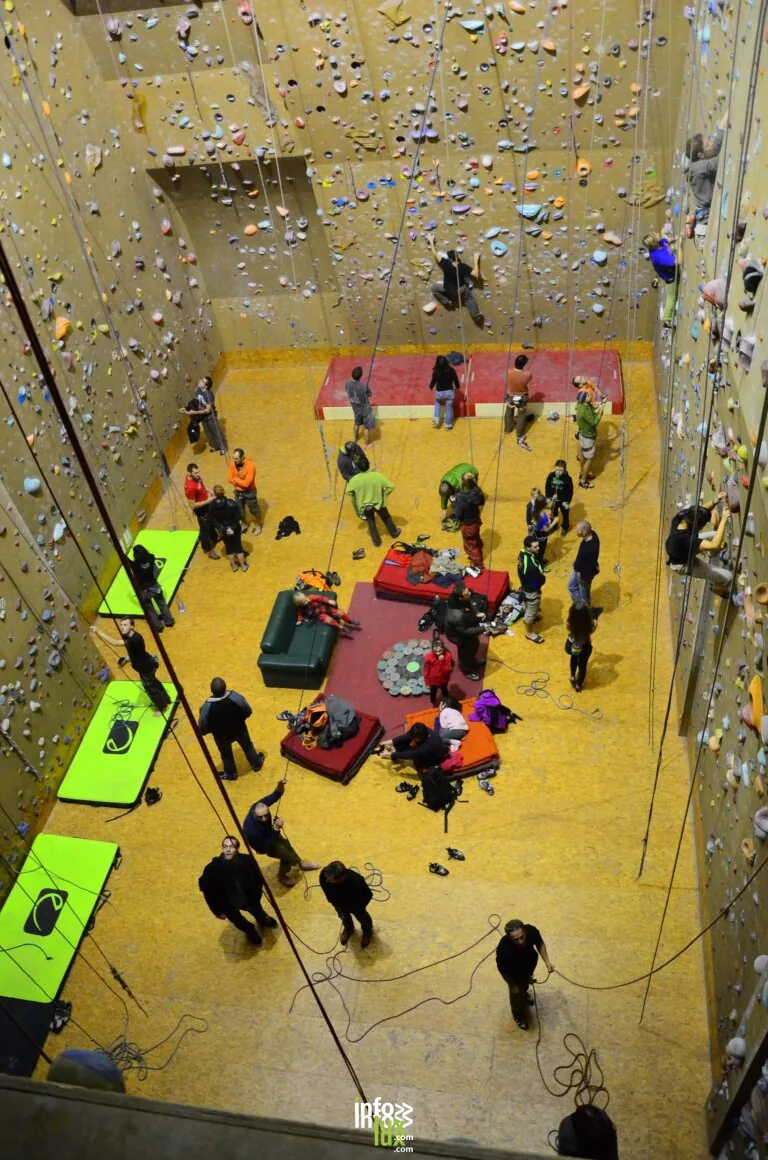 Altitude Sport : Centre d’escalade de Doische