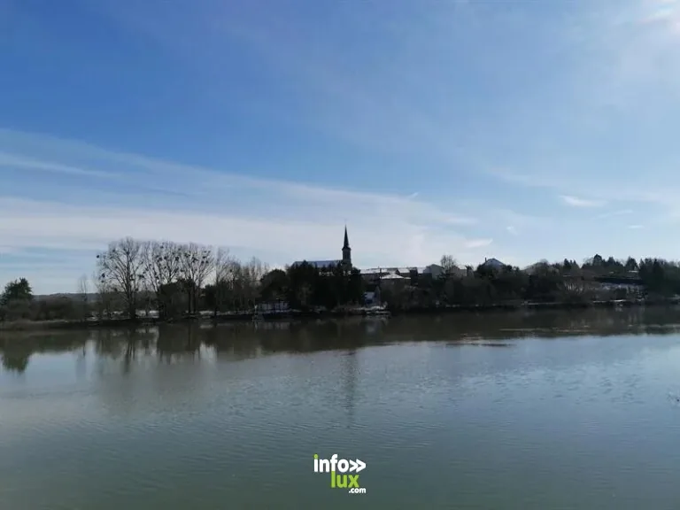 Aire de pique-nique - Chemin de la Moselle à Berg-sur-Moselle