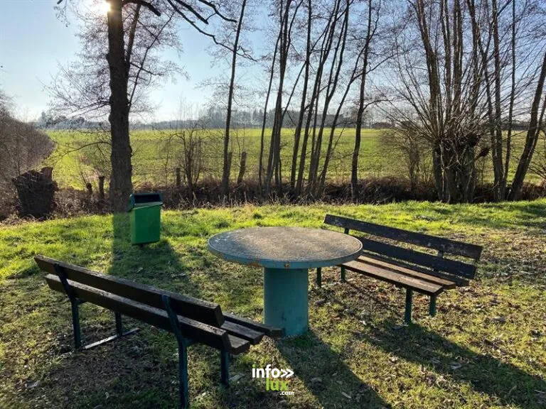 Aire de pique-nique - la Clé des Champs à Roussy-le-Village