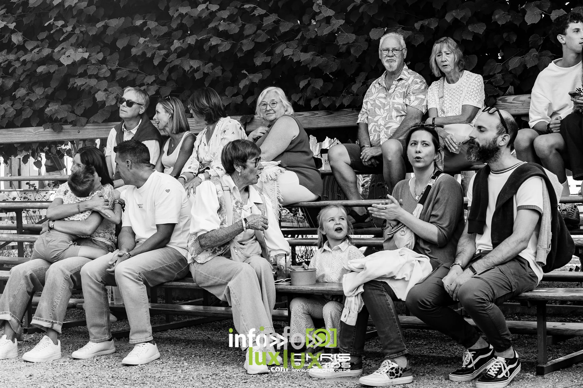 Ambiance et public du Red Festival 2026 a Avin (Hannut), vendredi 7 août 2026