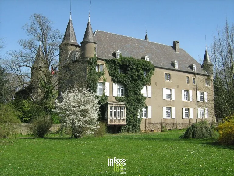 Schloss differdingen à Differdange, Grand-Duché de Luxembourg