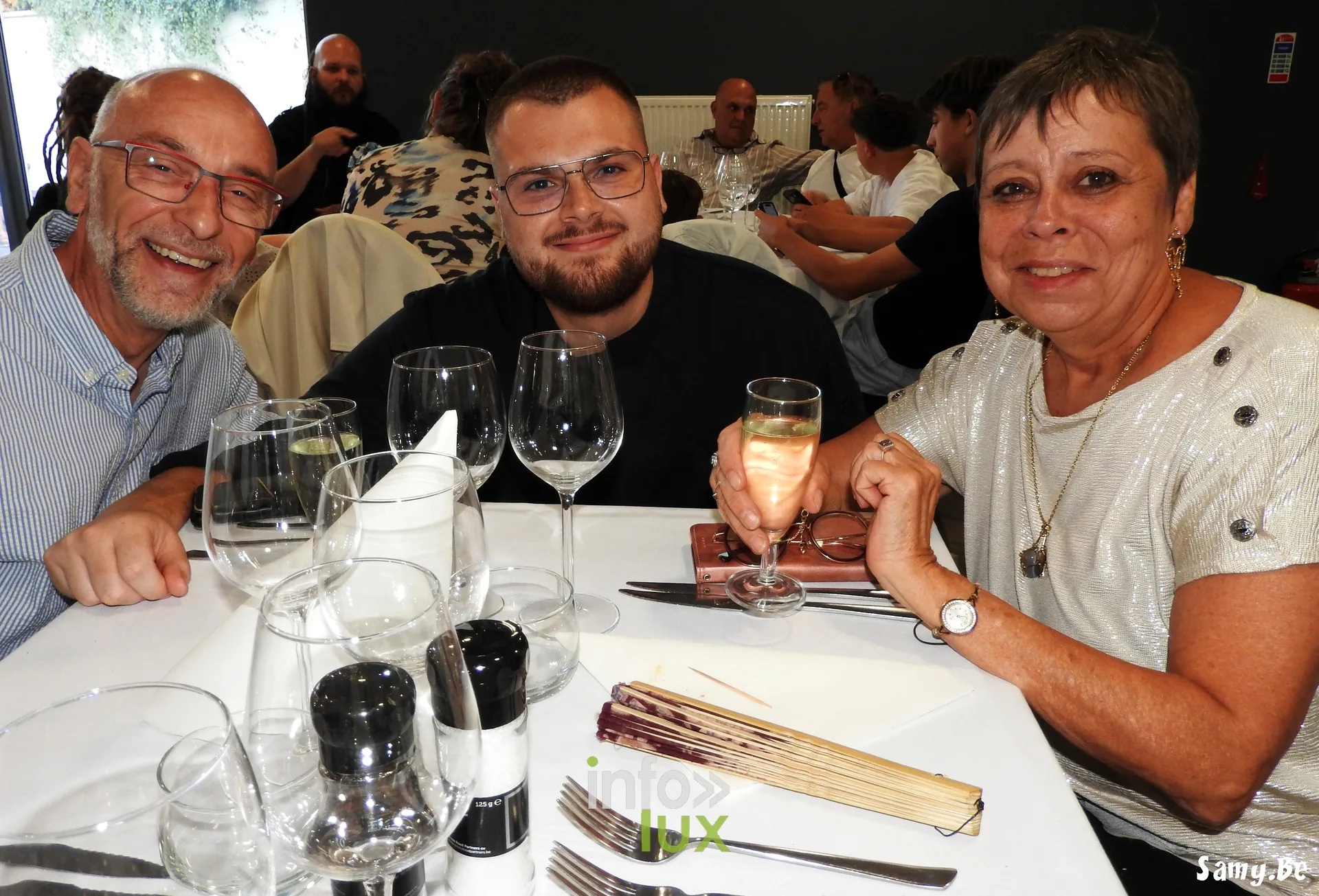 Une tablée de convives au Méridien — Soirée dégustation des vins Jarno Trulli au restaurant Le Méridien, Strépy-Bracquegnies, le 23 août 2026