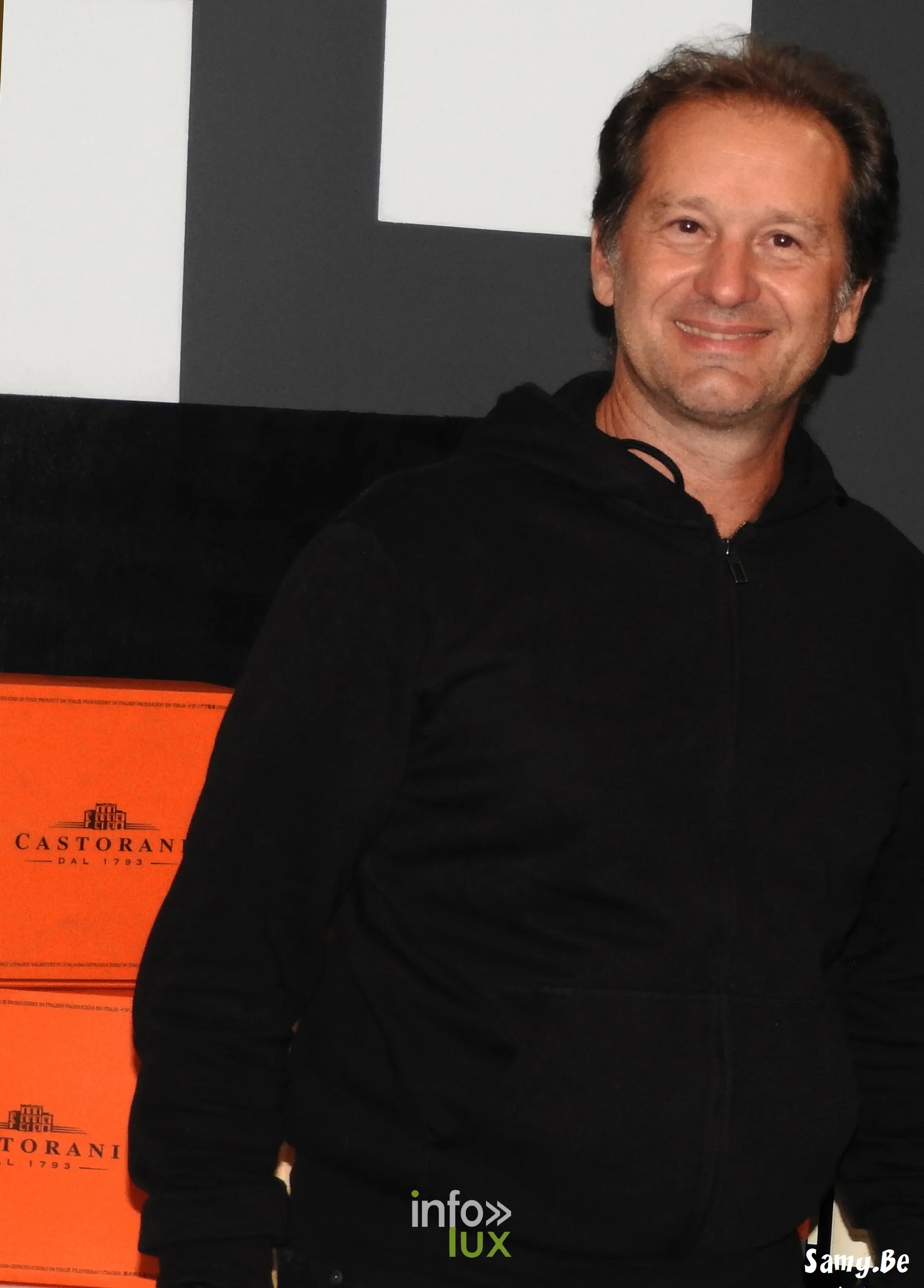 Un sourire en fin de service — Soirée dégustation des vins Jarno Trulli au restaurant Le Méridien, Strépy-Bracquegnies, le 23 août 2026