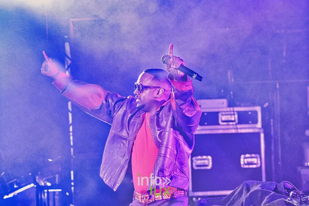 Colonel Reyel bras tendus sur la Main Stage du Summer Lake Festival 2026 à Neufchâteau