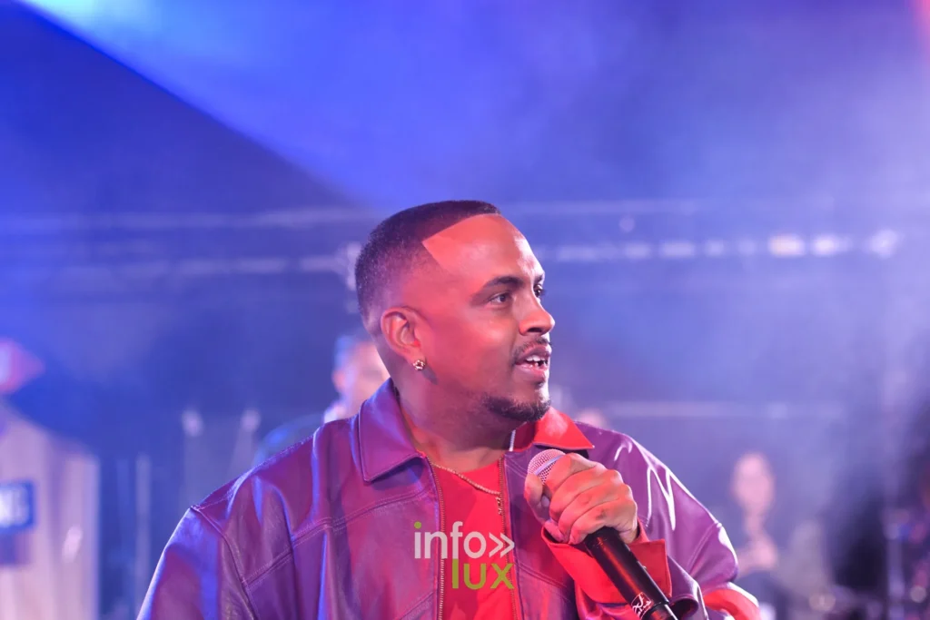 Colonel Reyel micro en main au Summer Lake Festival 2026 à Neufchâteau