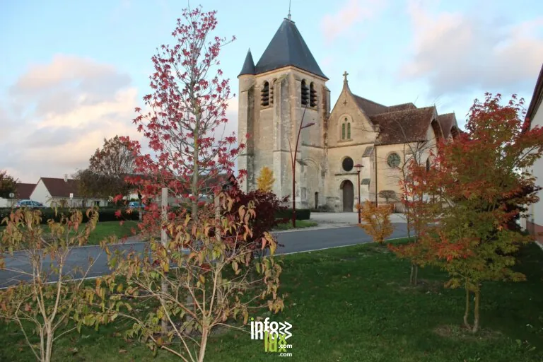 Saint-Parres-aux-Tertres > Patrimoine > Venez découvrir une église de style champenois flamboyant