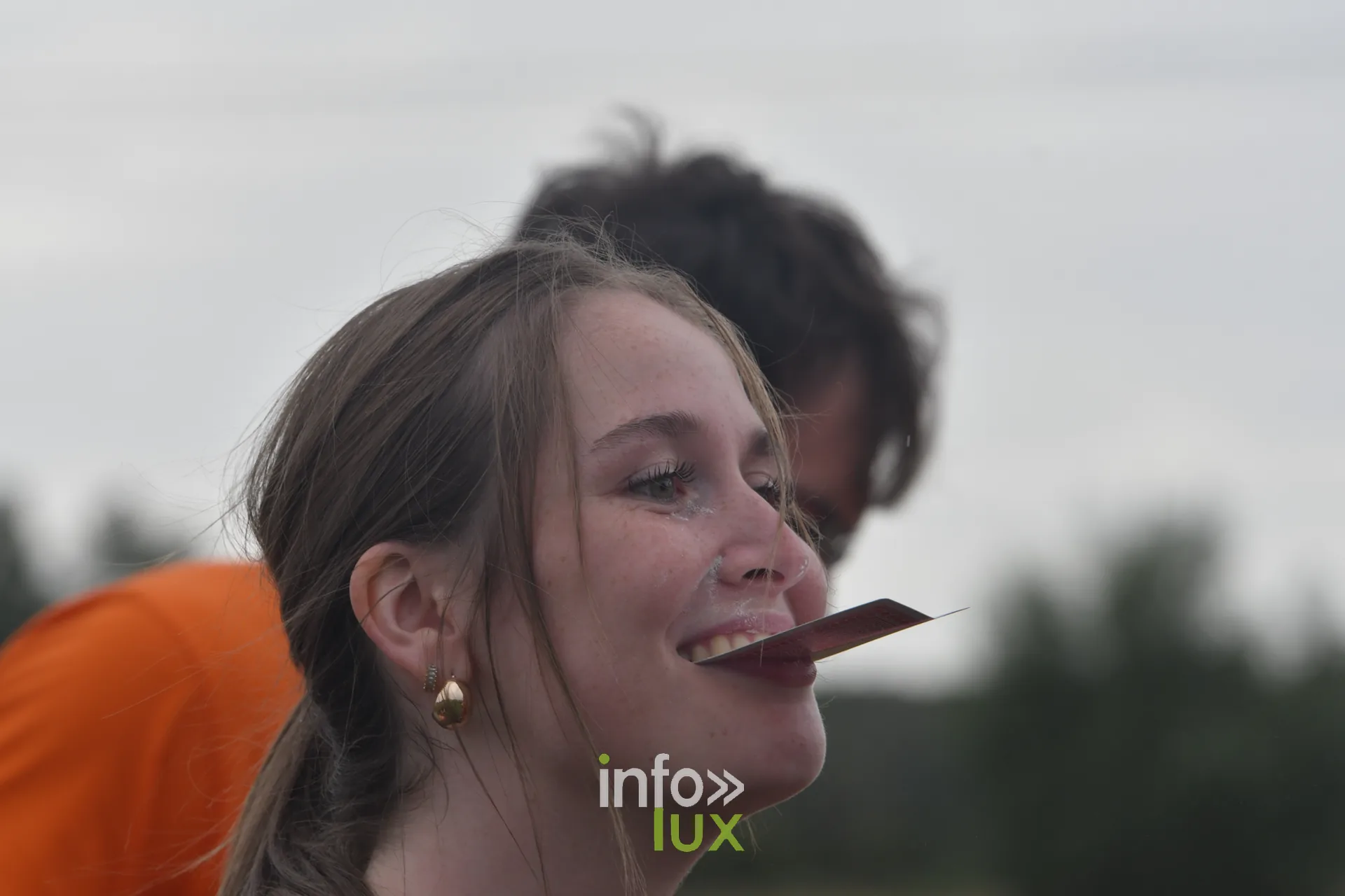 Concours de farine soufflee aux jeux inter-villages de Villers-sur-Semois, dimanche 9 aout 2026