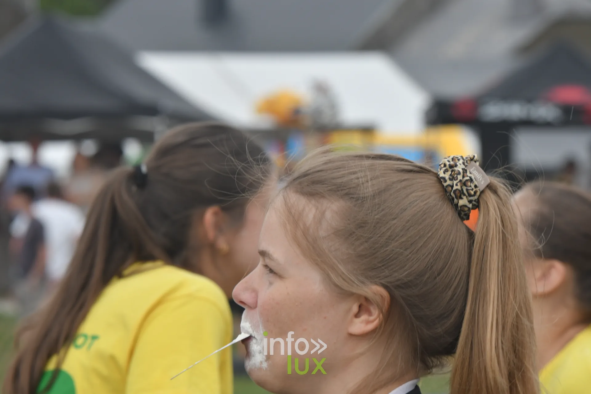 Concours de farine soufflee aux jeux inter-villages de Villers-sur-Semois, dimanche 9 aout 2026