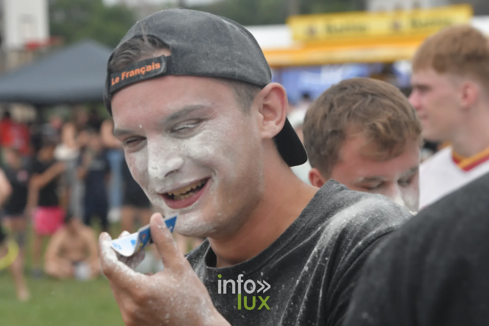 Concours de farine soufflee aux jeux inter-villages de Villers-sur-Semois, dimanche 9 aout 2026