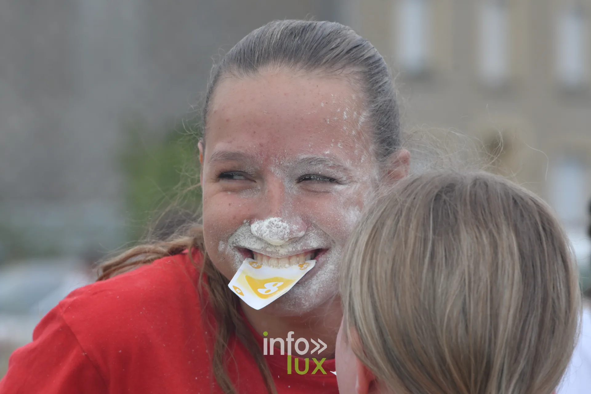 Concours de farine soufflee aux jeux inter-villages de Villers-sur-Semois, dimanche 9 aout 2026