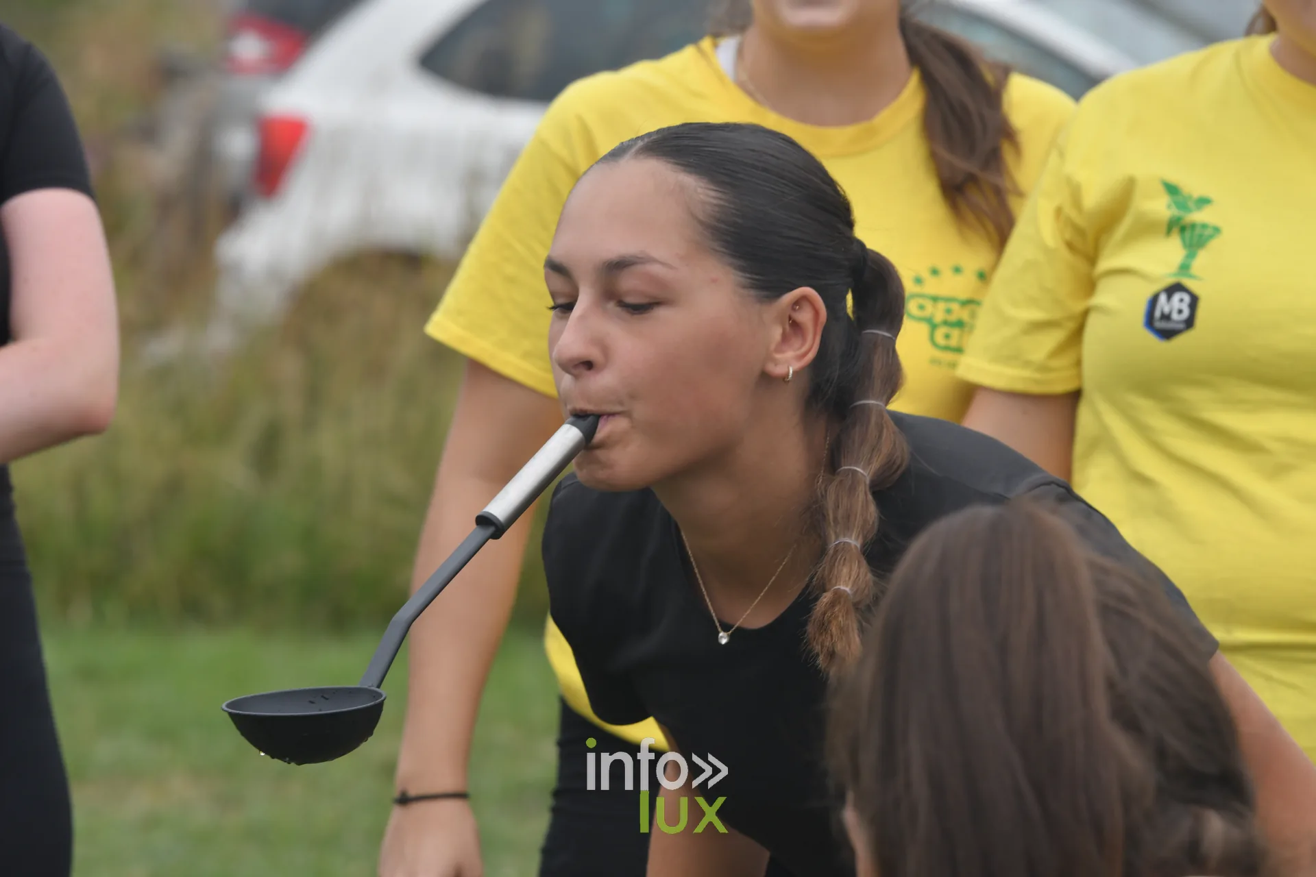 Epreuve de la louche tenue a la bouche aux jeux inter-villages de Villers-sur-Semois, dimanche 9 aout 2026