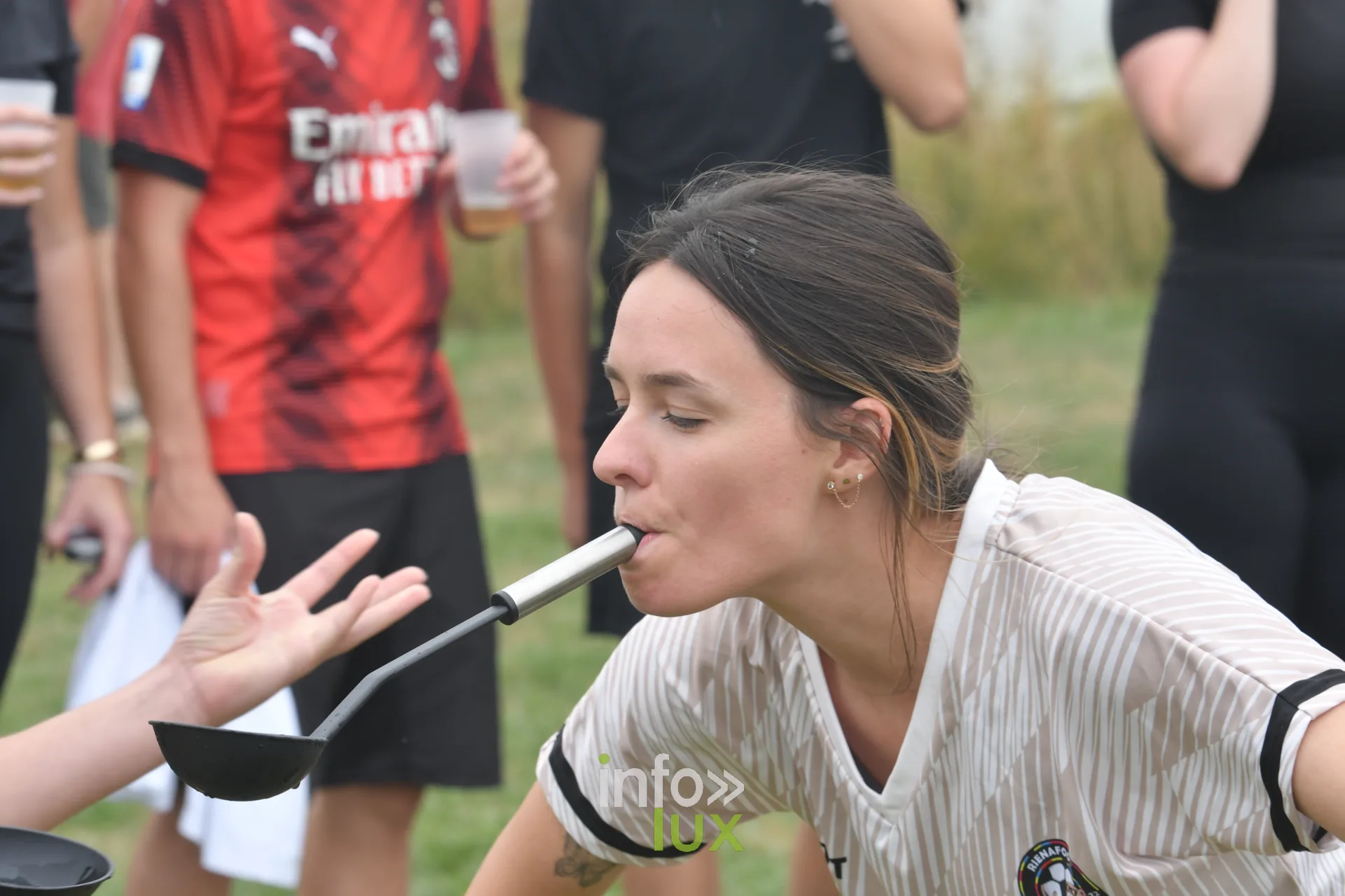 Epreuve de la louche tenue a la bouche aux jeux inter-villages de Villers-sur-Semois, dimanche 9 aout 2026
