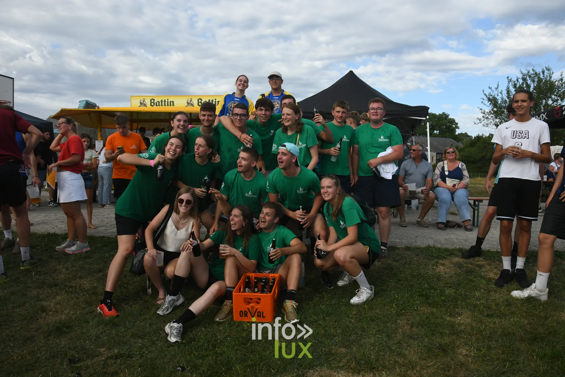 L'equipe du Tintigny Basket Club fete sa journee aux jeux inter-villages de Villers-sur-Semois, dimanche 9 aout 2026