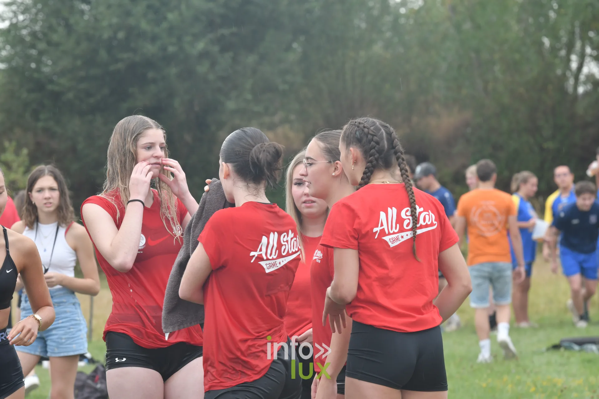 Les equipes des jeux inter-villages de Villers-sur-Semois, dimanche 9 aout 2026