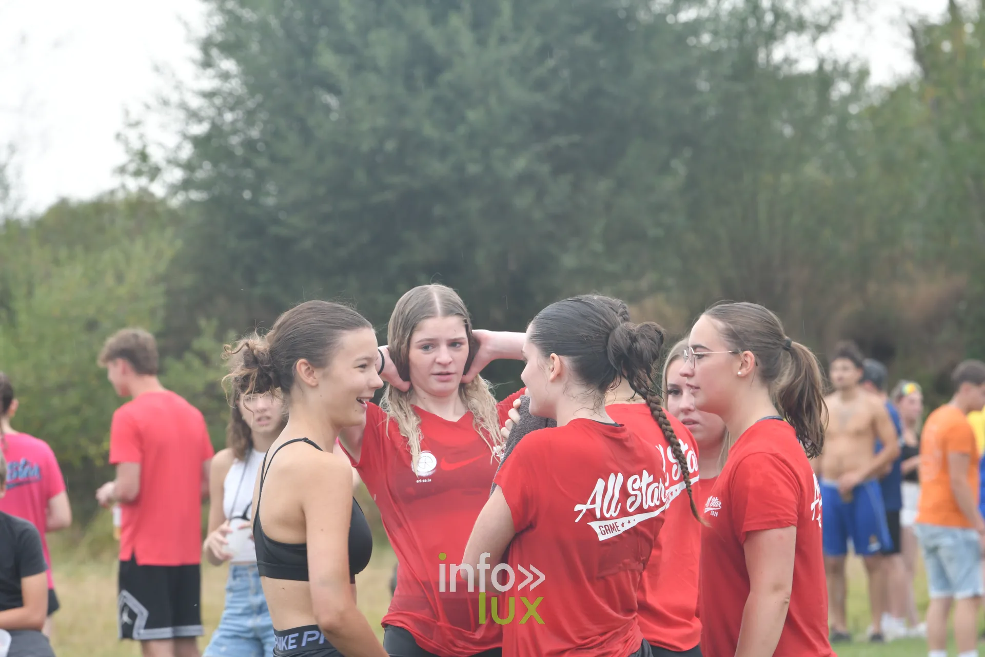 Les equipes des jeux inter-villages de Villers-sur-Semois, dimanche 9 aout 2026