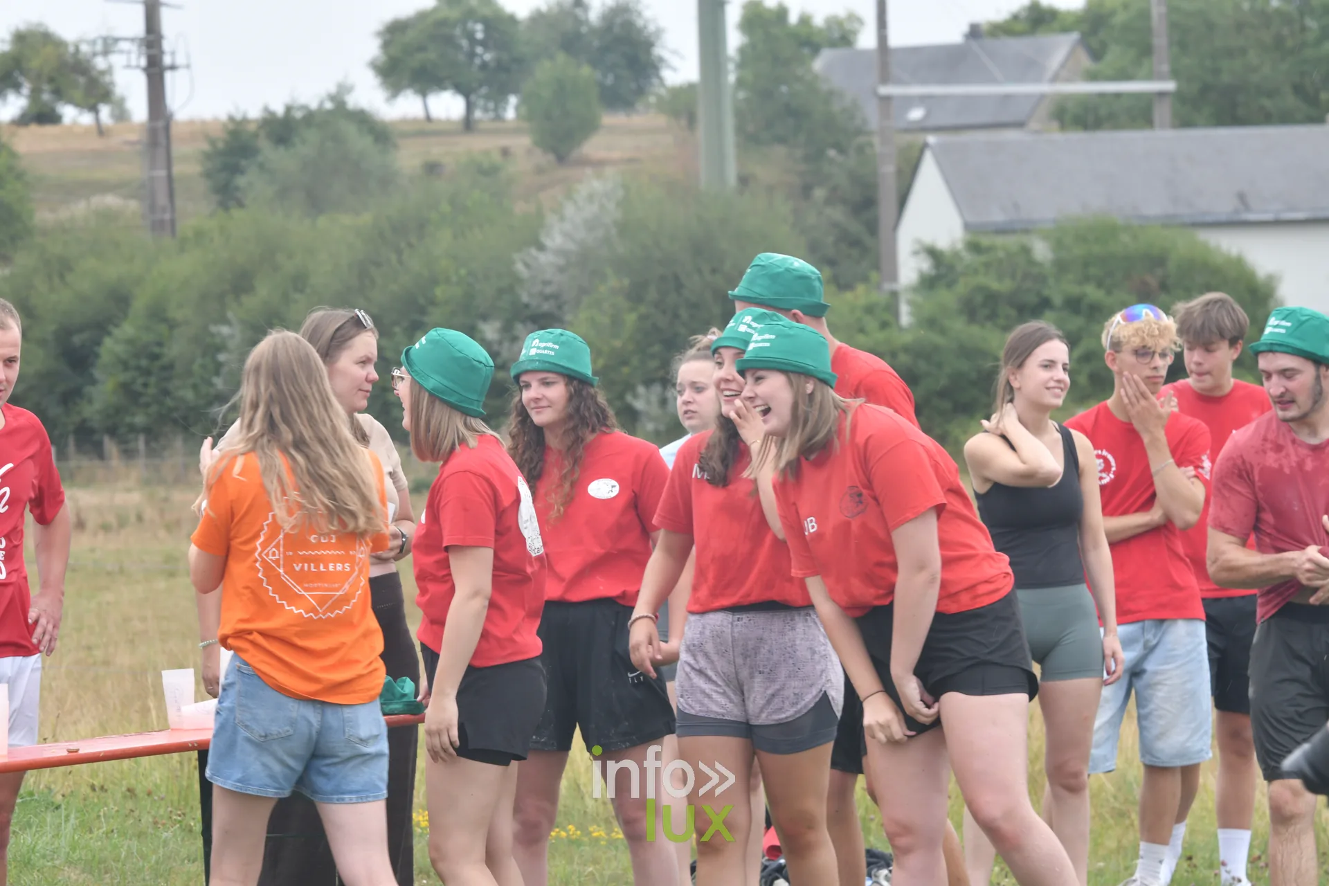 Les equipes des jeux inter-villages de Villers-sur-Semois, dimanche 9 aout 2026