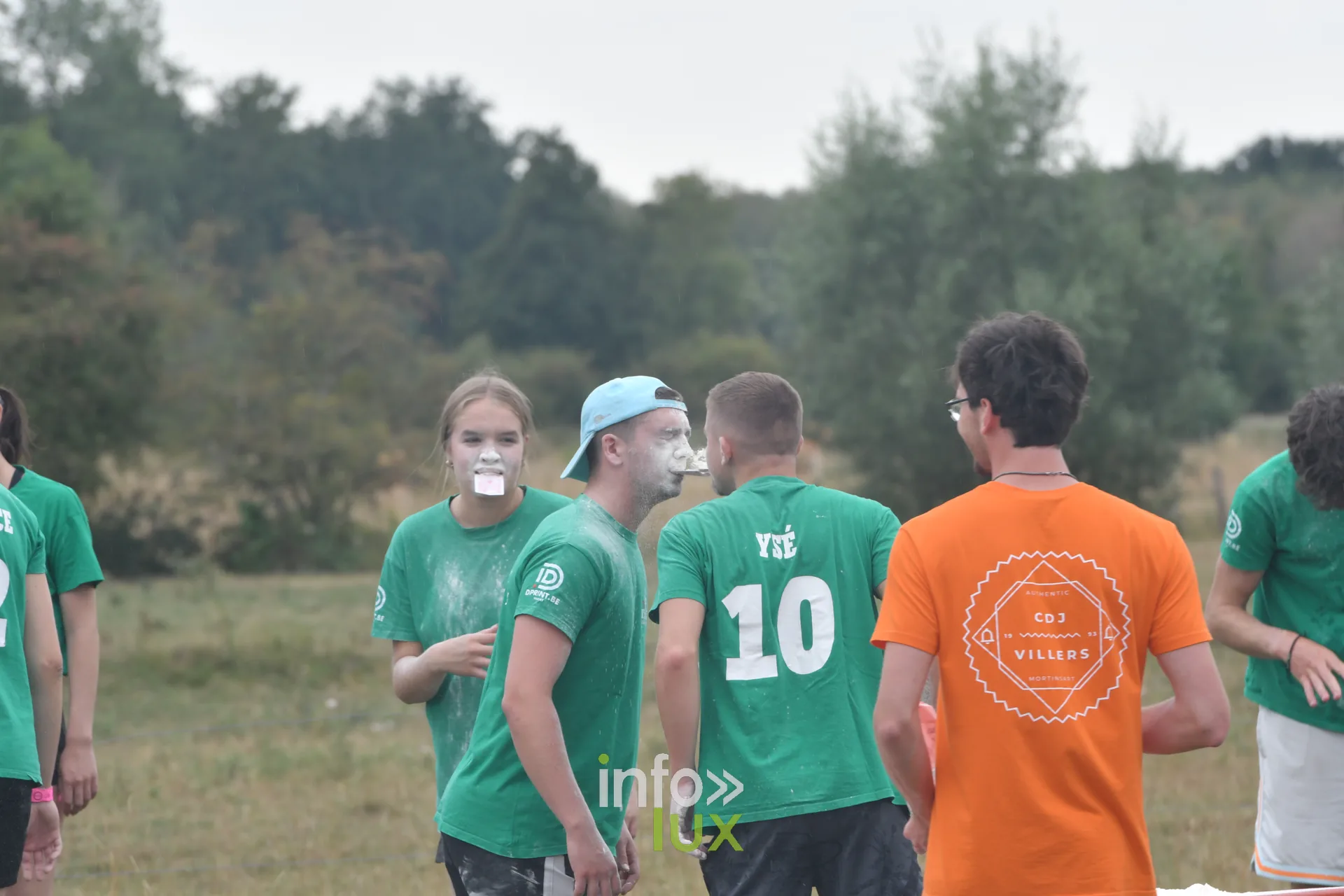 Les equipes des jeux inter-villages de Villers-sur-Semois, dimanche 9 aout 2026