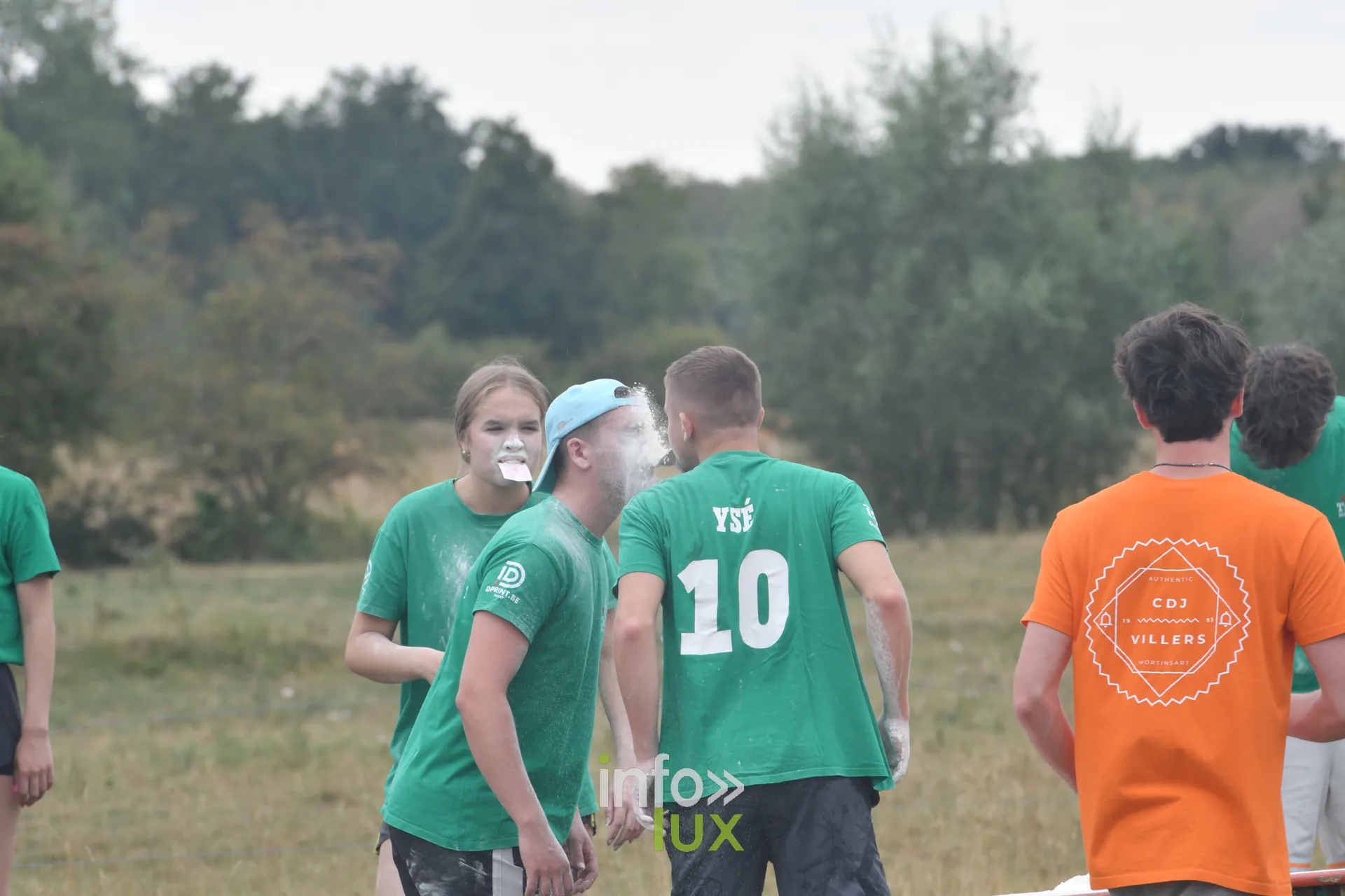 Les equipes des jeux inter-villages de Villers-sur-Semois, dimanche 9 aout 2026