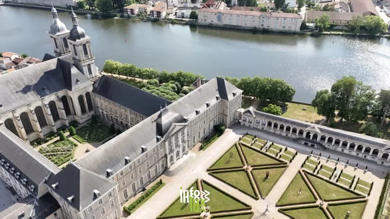 Pont-à-Mousson > Patrimoine > Visite libre d’un monument historique du XVIIIe siècle et de ses jardins