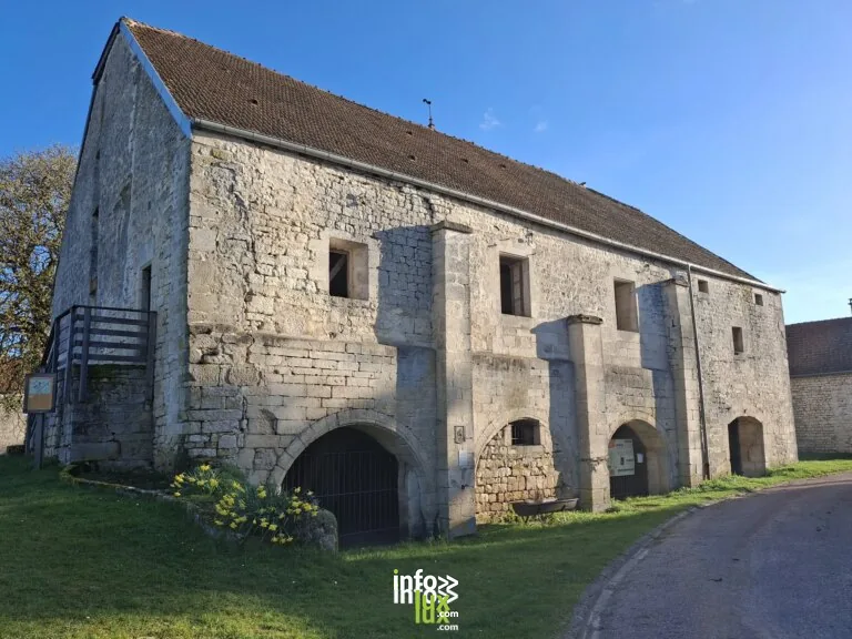 Leffonds > Jeune public & Famille > Visites guidées de la Maison-Dieu