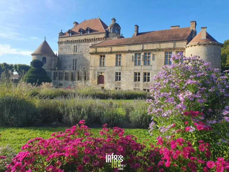 Le Pailly > Patrimoine > Visitez un château du XVIe siècle et ses jardins avec un guide