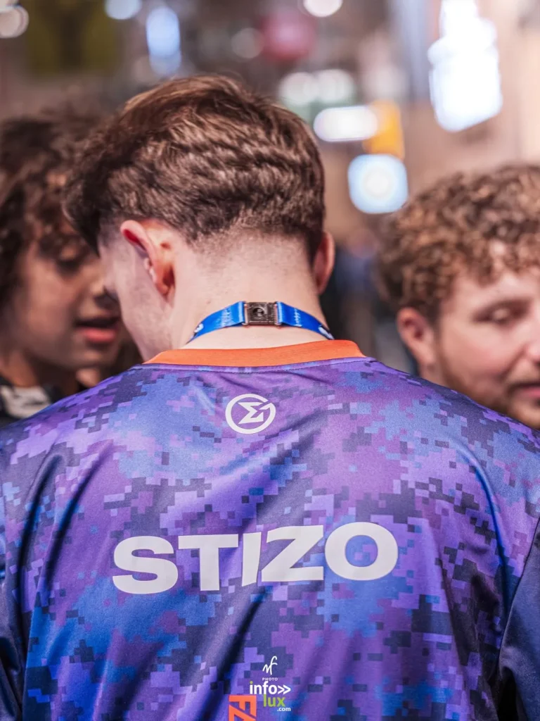 Gaming > Portrait > Stizo