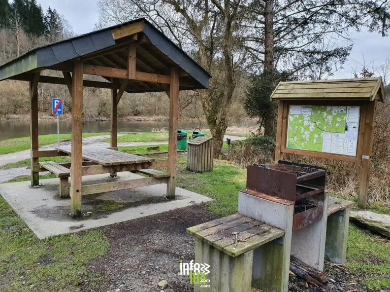 Aire de barbecue - Le Saty, au gué du Han du Han à Bouillon
