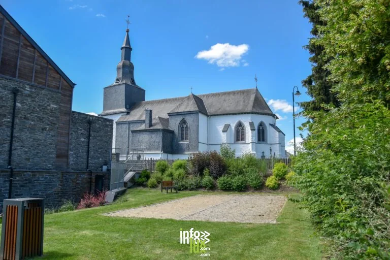 Aire de pique-nique et barbecue de Saint-Pierre à Libramont-Chevigny : aire de pique-nique avec barbecue