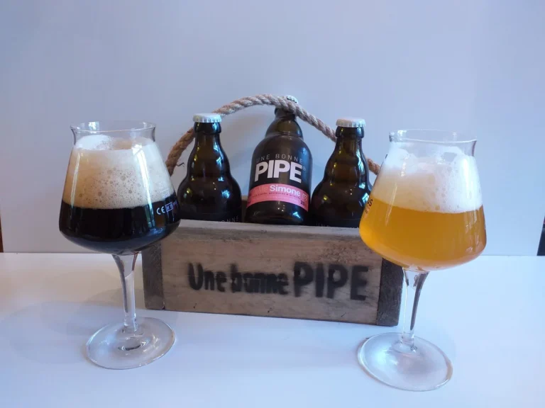 Brasserie Une bonne pipe à Comblain-au-Pont : Mlle Simone et Mlle Agathe