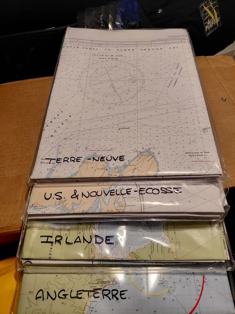 Cartes marines embarquées, étiquetées Terre-Neuve, Nouvelle-Écosse, Irlande et Angleterre