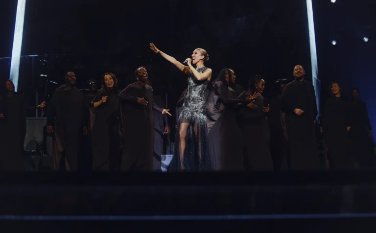 Céline Dion à Paris : le retour sur scène, six ans après, devant 35 000 fans à la Plenitude Arena (photos)