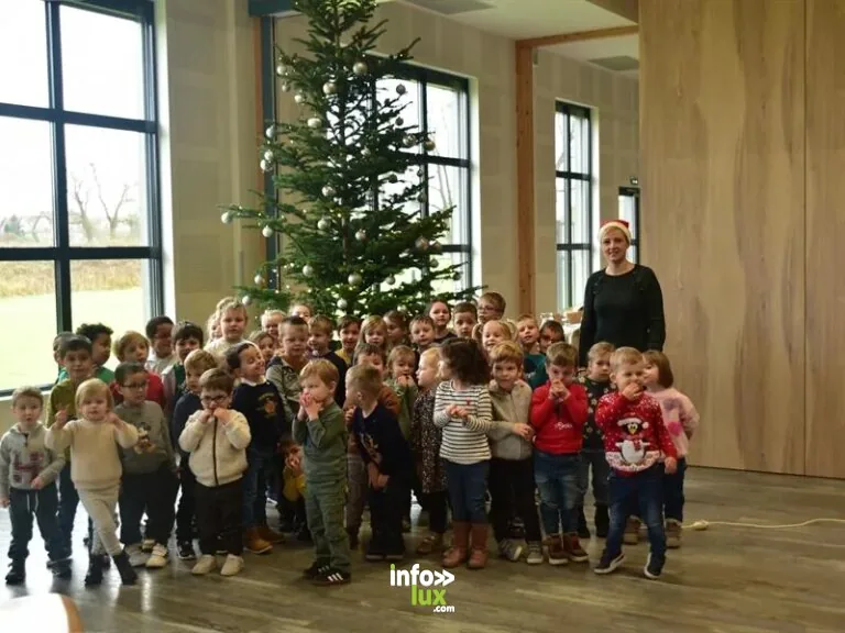 Surbourg > Noël > Chant des enfants et ouverture du calendrier de l’avent