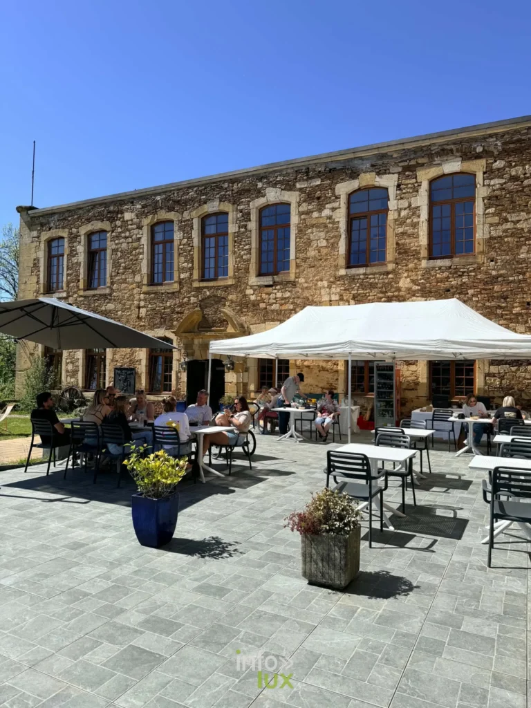 Virton > Marché > Week-end des artisans au Château de Latour, 2e édition