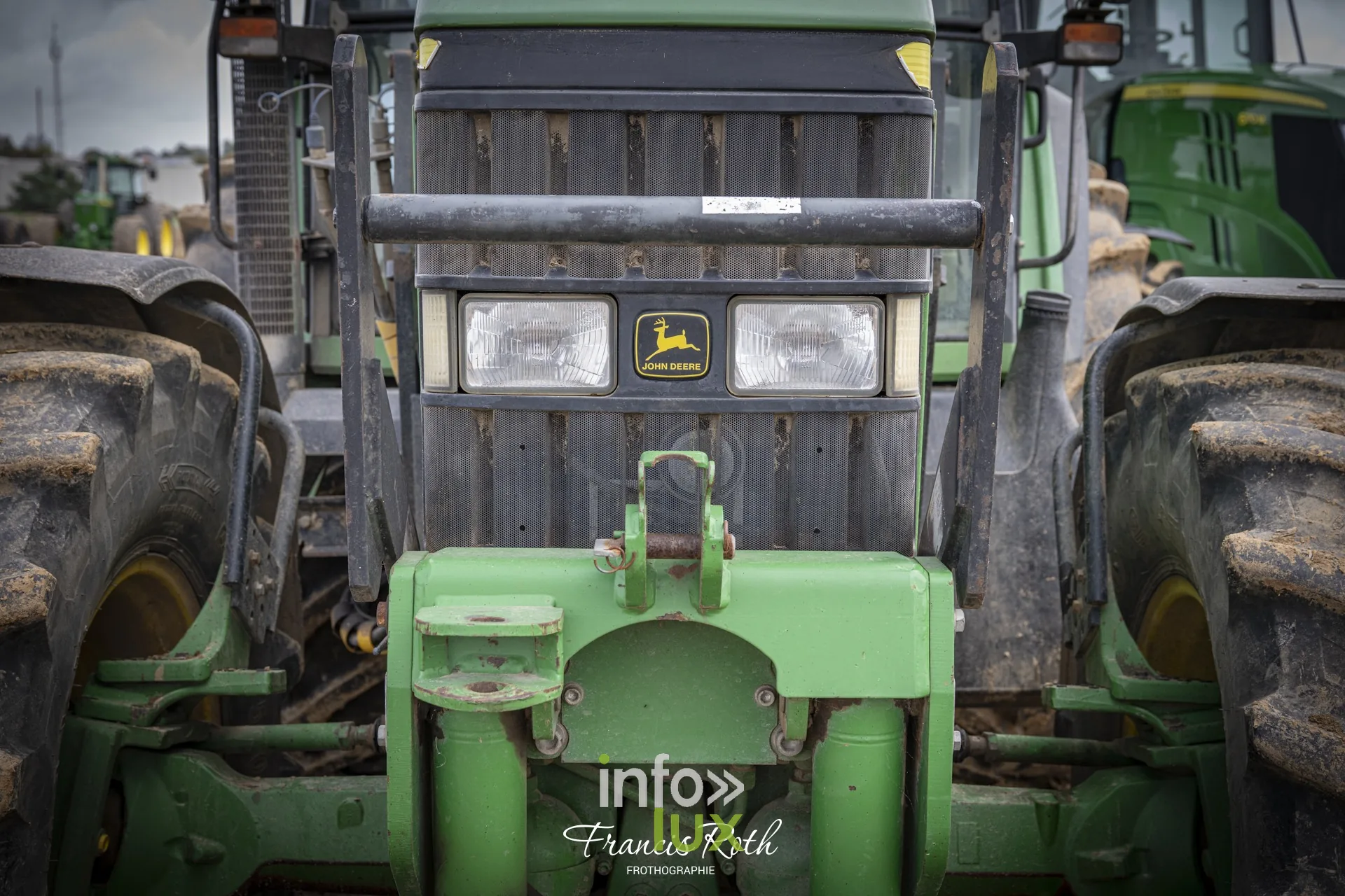 Concours de traction FJA WPJ 2026 à Thorembais-Saint-Trond (Perwez) — Dans les rangs des tracteurs, en attendant son tour