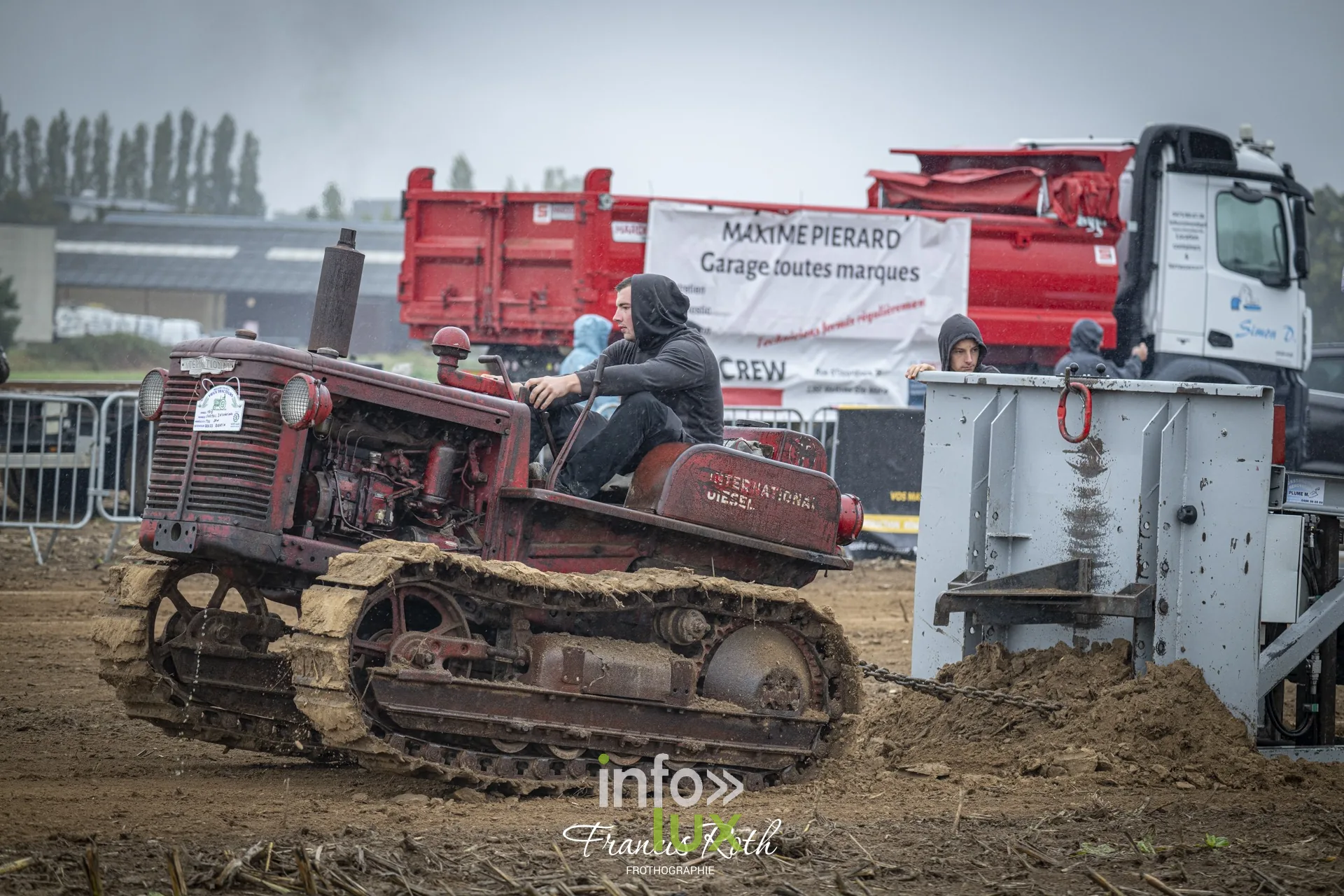 Concours de traction FJA WPJ 2026 à Thorembais-Saint-Trond (Perwez) — Les chenillards prennent la piste